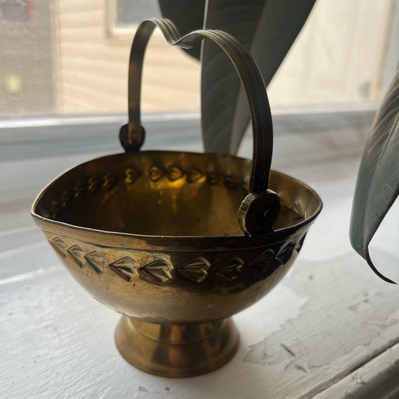 Vintage Heart Shape Gold Solid Brass Basket with Handle - Picture 3 of 8